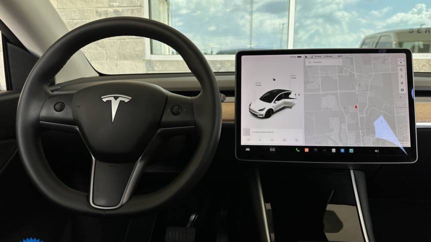 2020 Tesla Model Y 5YJYGDEE1LF011069