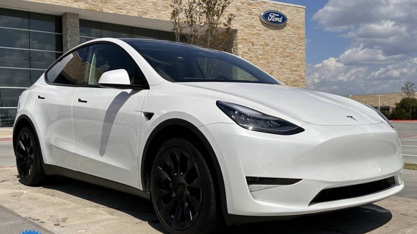 2020 Tesla Model Y 5YJYGDEE1LF011069