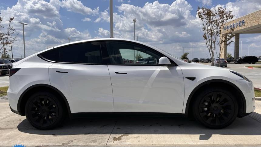 2020 Tesla Model Y 5YJYGDEE1LF011069