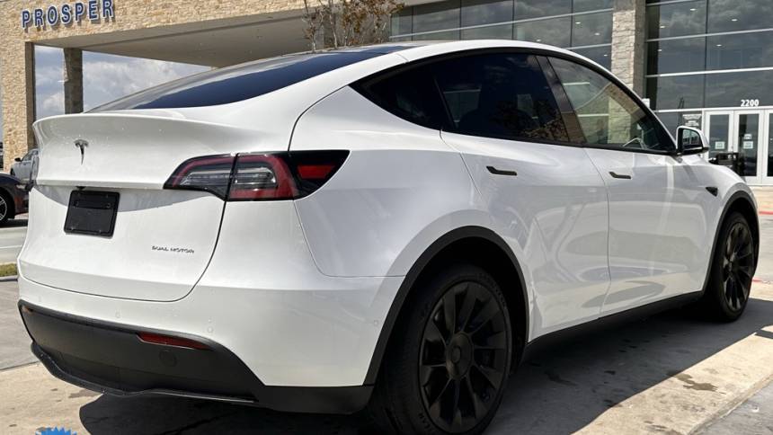 2020 Tesla Model Y 5YJYGDEE1LF011069