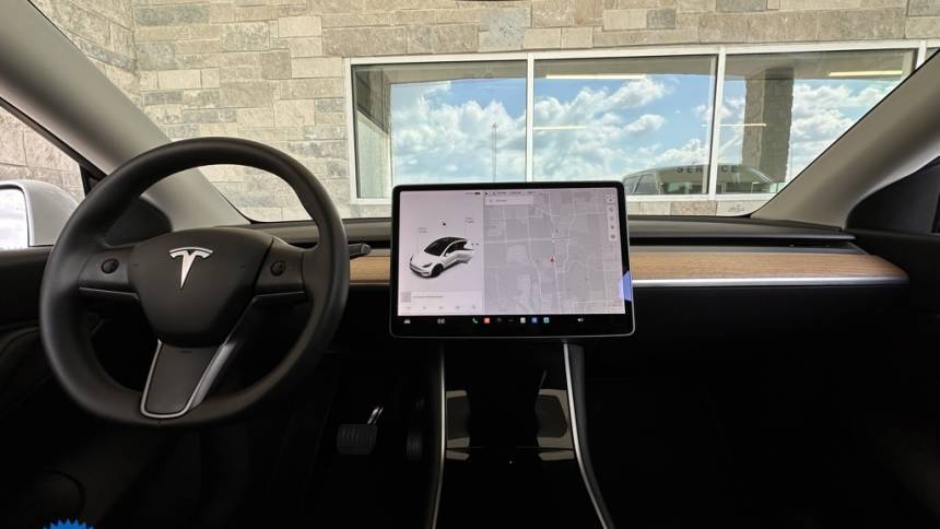 2020 Tesla Model Y 5YJYGDEE1LF011069