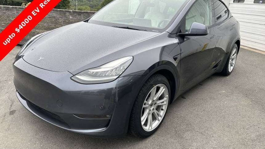 2021 Tesla Model Y 5YJYGDEE0MF211216