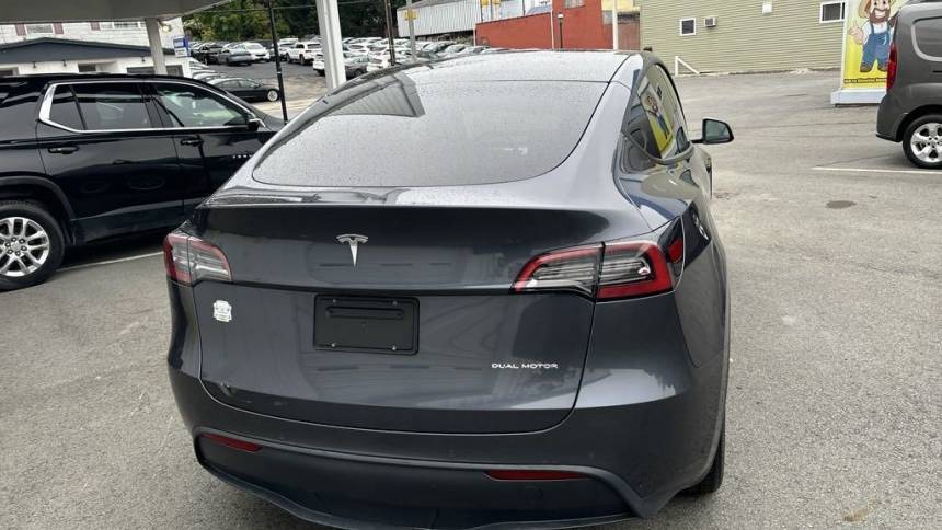 2021 Tesla Model Y 5YJYGDEE0MF211216