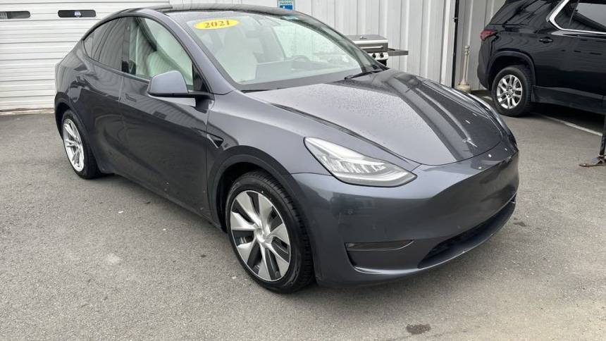 2021 Tesla Model Y 5YJYGDEE0MF211216