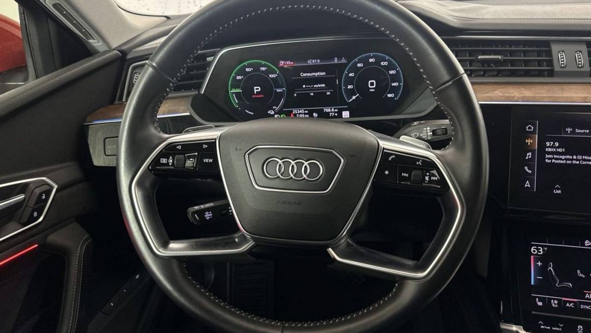 2019 Audi e-tron WA1VAAGE3KB021176