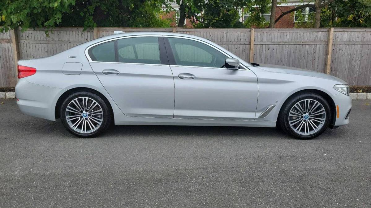 2018 BMW 5 Series WBAJB1C53JB085477