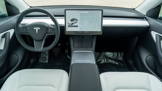 2021 Tesla Model Y 5YJYGDEE6MF139180