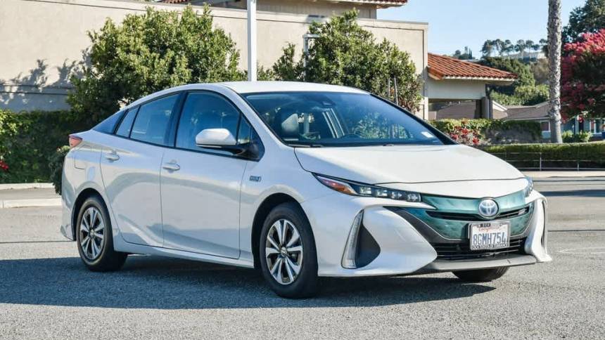 2018 Toyota Prius Prime JTDKARFP3J3098231