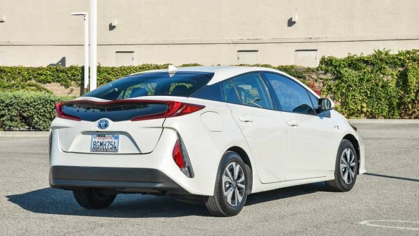 2018 Toyota Prius Prime JTDKARFP3J3098231