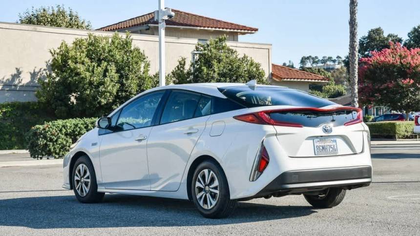 2018 Toyota Prius Prime JTDKARFP3J3098231