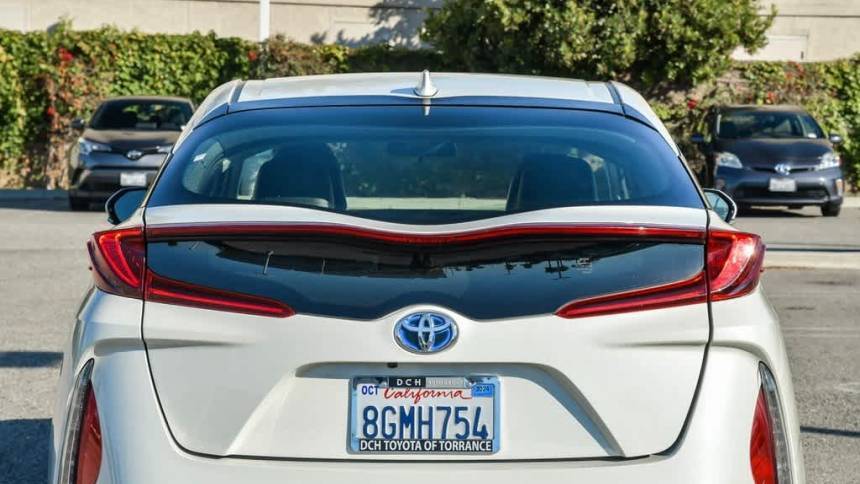 2018 Toyota Prius Prime JTDKARFP3J3098231