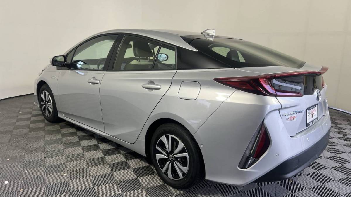 2018 Toyota Prius Prime JTDKARFPXJ3077103