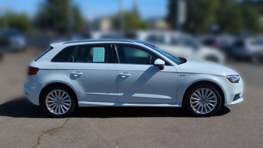 2018 Audi A3 Sportback e-tron WAUTPBFF8JA061847