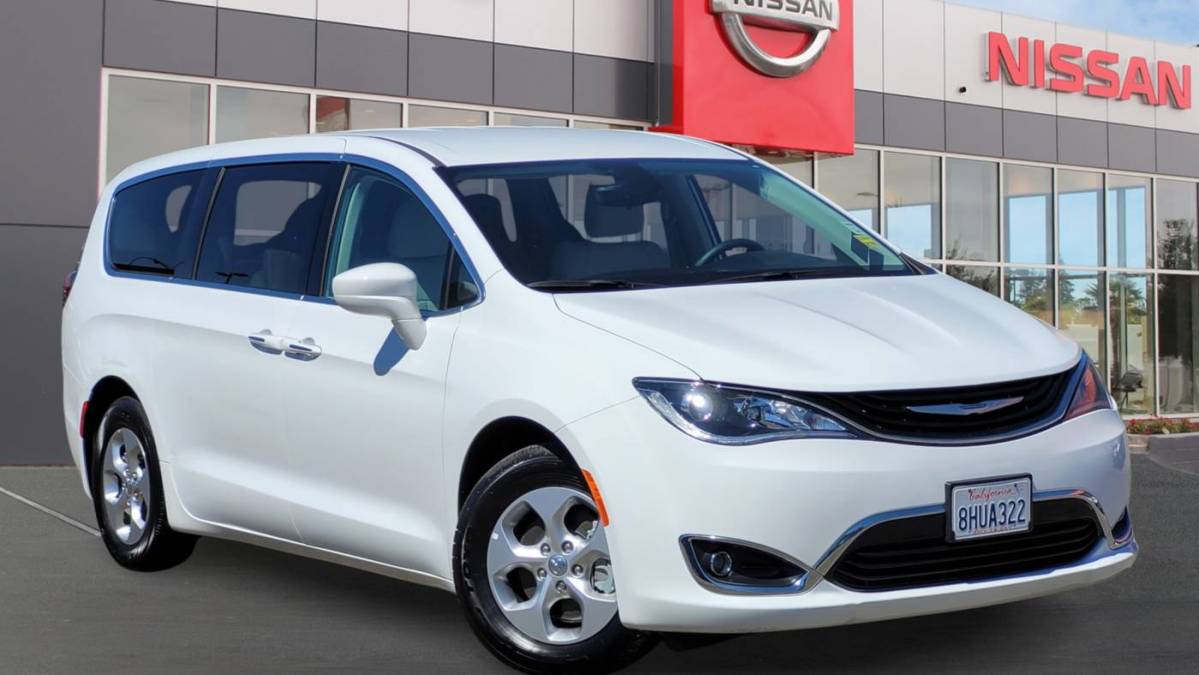 2018 Chrysler Pacifica Hybrid 2C4RC1H72JR124994