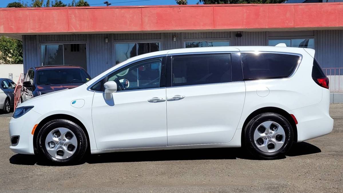 2018 Chrysler Pacifica Hybrid 2C4RC1H72JR124994