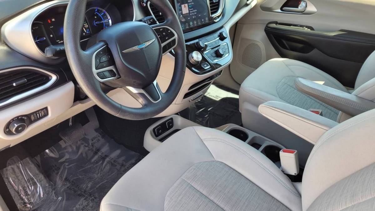 2018 Chrysler Pacifica Hybrid 2C4RC1H72JR124994