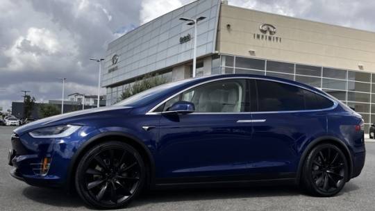 2018 Tesla Model X 5YJXCBE22JF103225