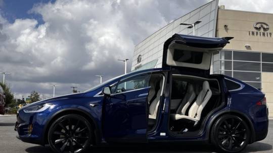 2018 Tesla Model X 5YJXCBE22JF103225