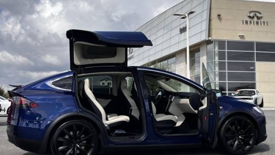 2018 Tesla Model X 5YJXCBE22JF103225