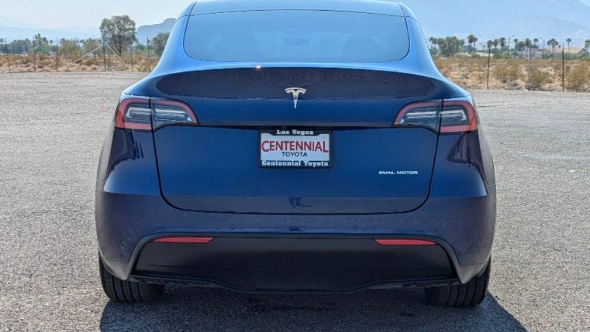 2021 Tesla Model Y 5YJYGDEE2MF093735