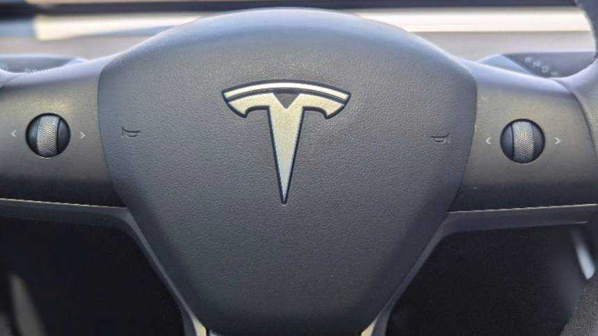 2021 Tesla Model Y 5YJYGDEE2MF093735