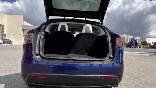 2018 Tesla Model X 5YJXCBE22JF103225