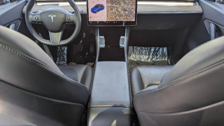 2021 Tesla Model Y 5YJYGDEE2MF093735