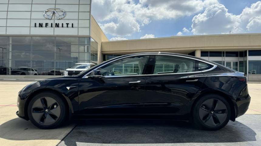 2018 Tesla Model 3 5YJ3E1EA9JF166509