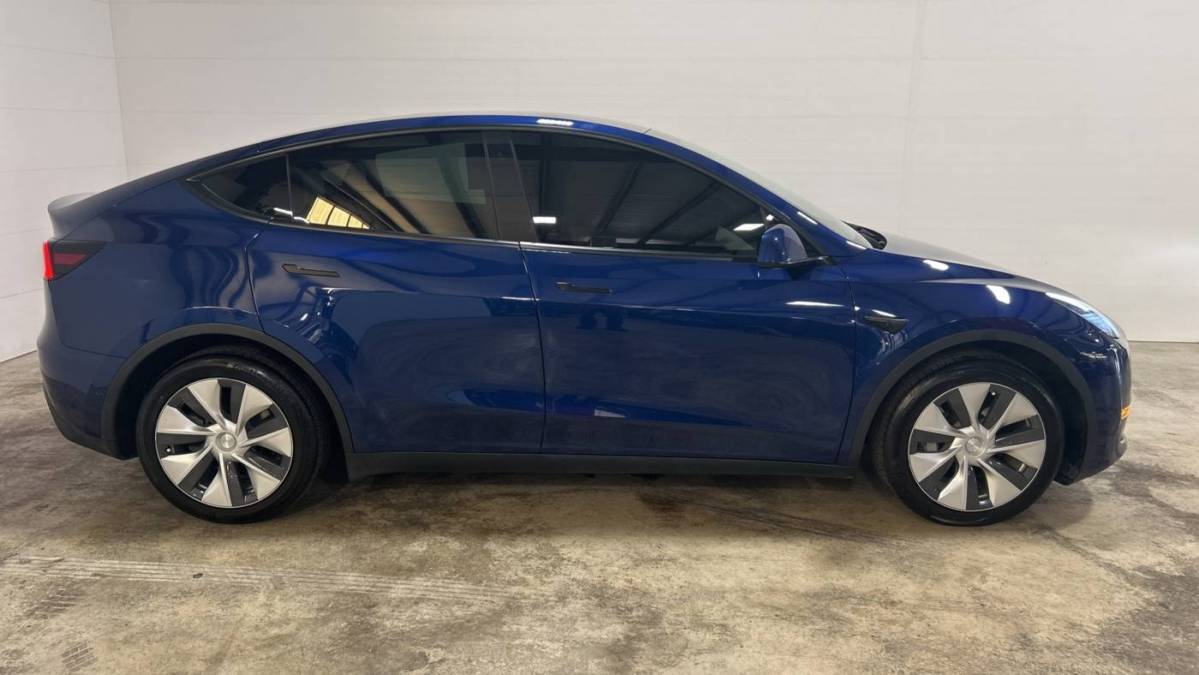 2021 Tesla Model Y 5YJYGDEE1MF302558