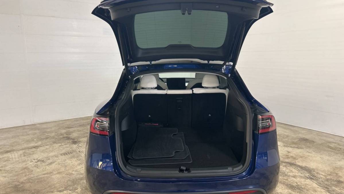 2021 Tesla Model Y 5YJYGDEE1MF302558