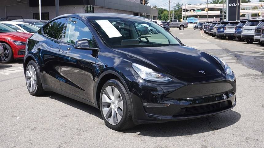 2021 Tesla Model Y 5YJYGDEE9MF265856