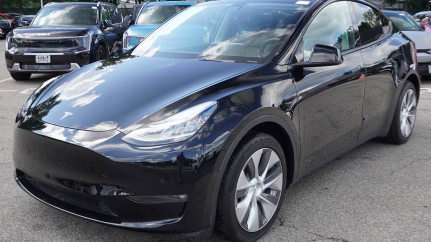 2021 Tesla Model Y 5YJYGDEE9MF265856