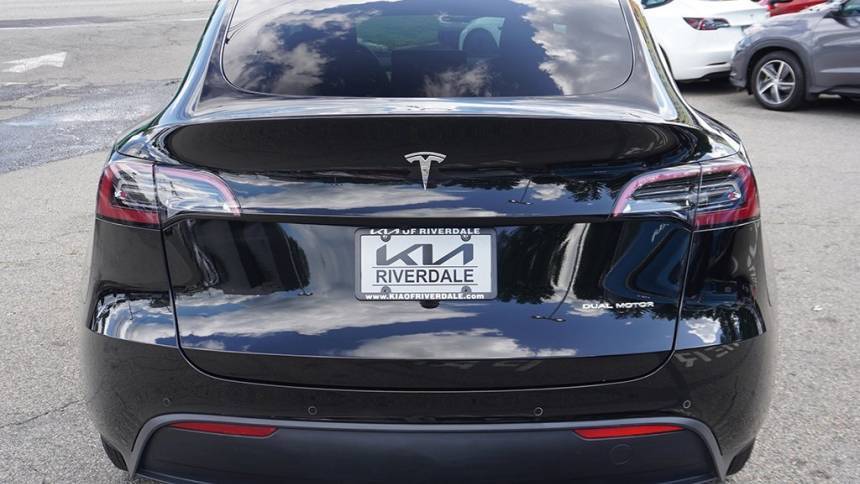 2021 Tesla Model Y 5YJYGDEE9MF265856