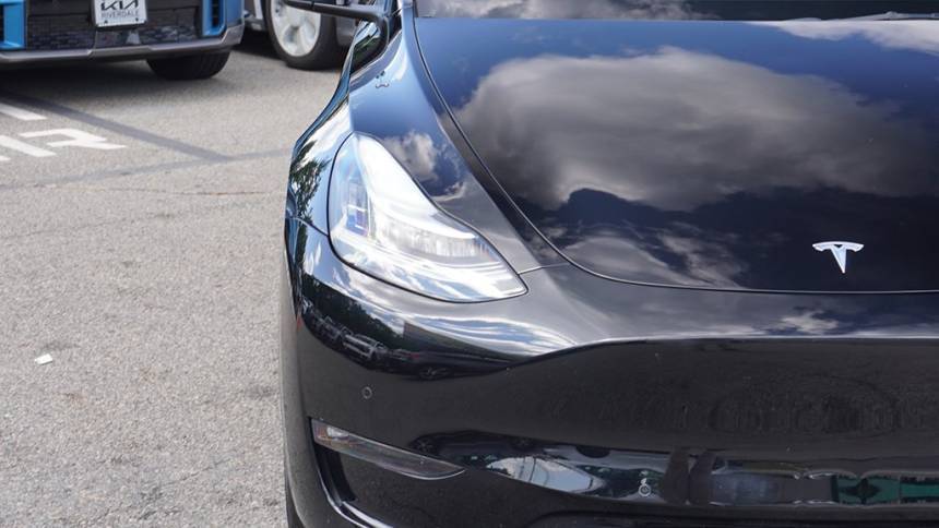 2021 Tesla Model Y 5YJYGDEE9MF265856