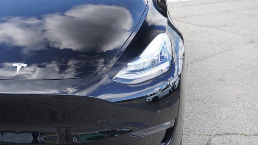 2021 Tesla Model Y 5YJYGDEE9MF265856