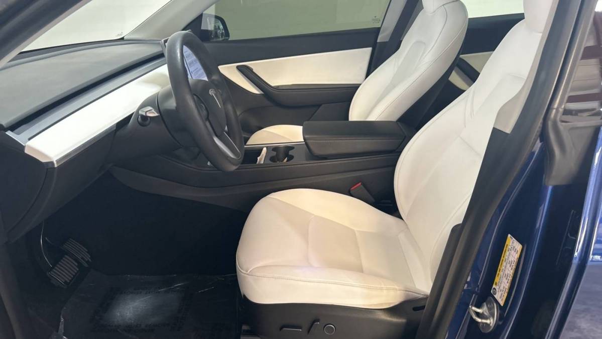 2021 Tesla Model Y 5YJYGDEE1MF302558