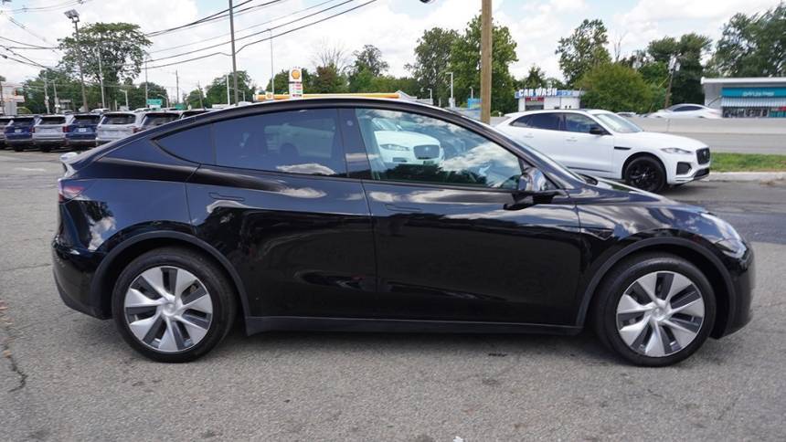 2021 Tesla Model Y 5YJYGDEE9MF265856