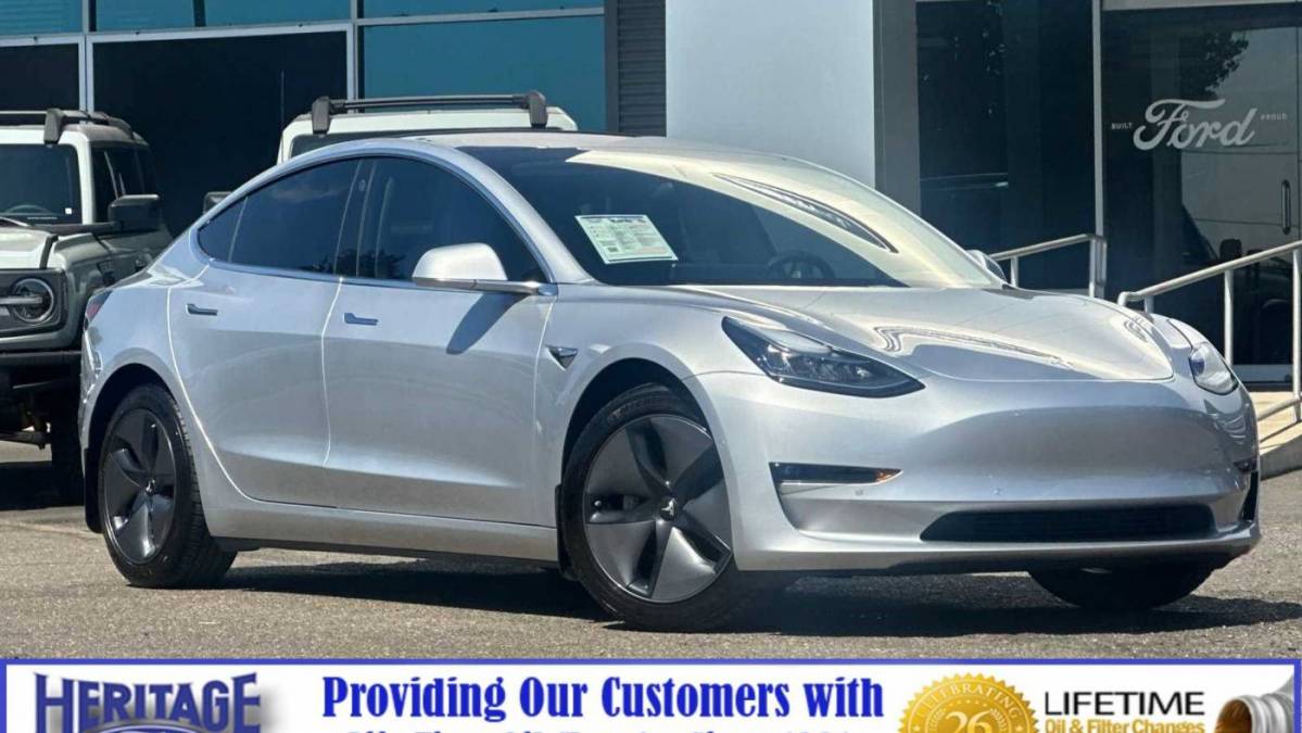 2018 Tesla Model 3 5YJ3E1EA3JF043921