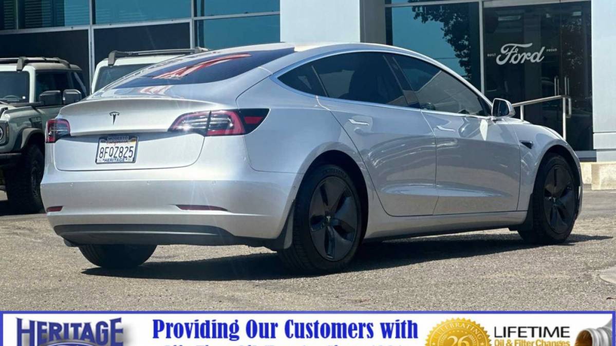 2018 Tesla Model 3 5YJ3E1EA3JF043921