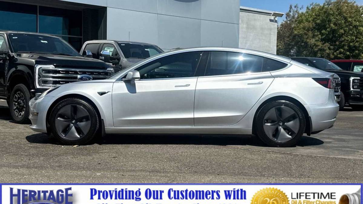 2018 Tesla Model 3 5YJ3E1EA3JF043921