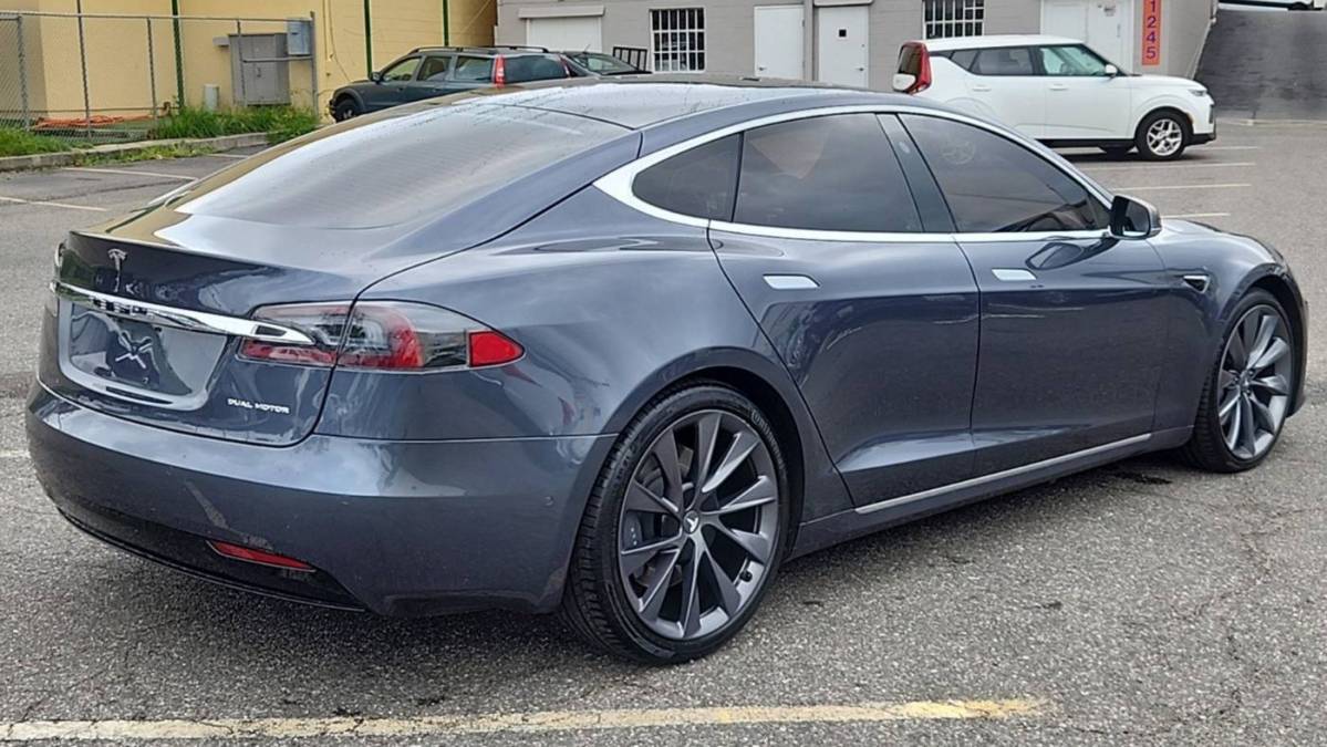 2019 Tesla Model S 5YJSA1E23KF338664