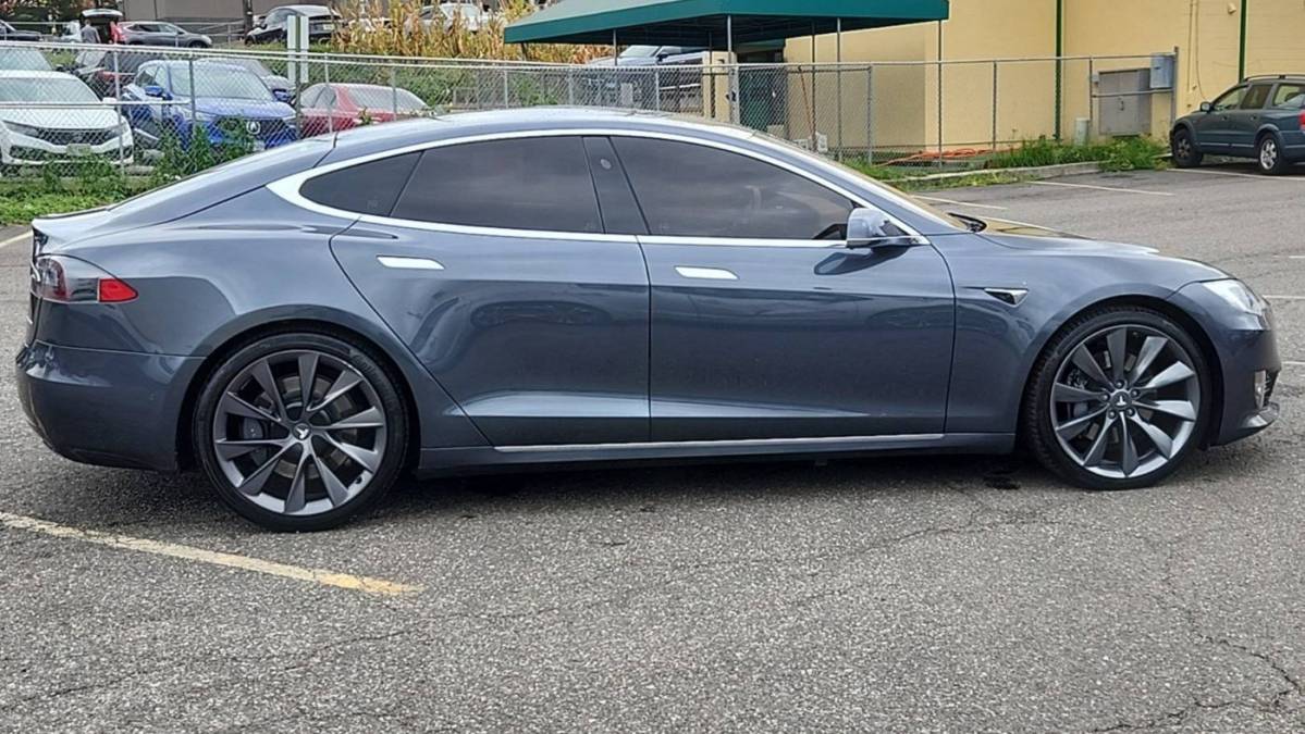 2019 Tesla Model S 5YJSA1E23KF338664