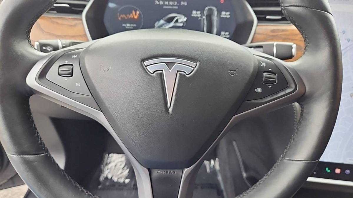 2019 Tesla Model S 5YJSA1E23KF338664