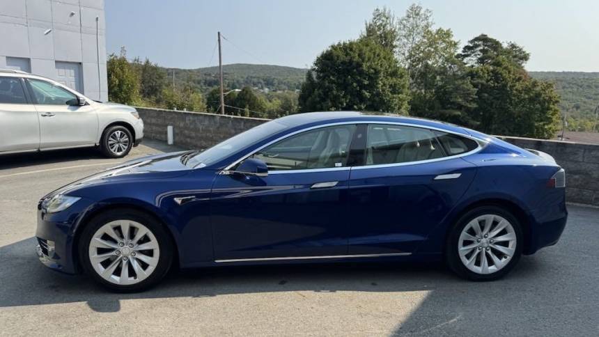 2018 Tesla Model S 5YJSA1E21JF244281