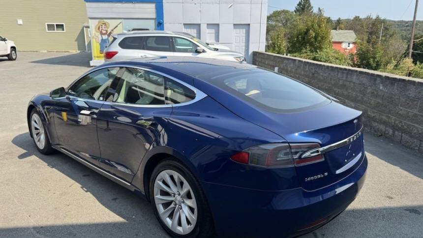 2018 Tesla Model S 5YJSA1E21JF244281