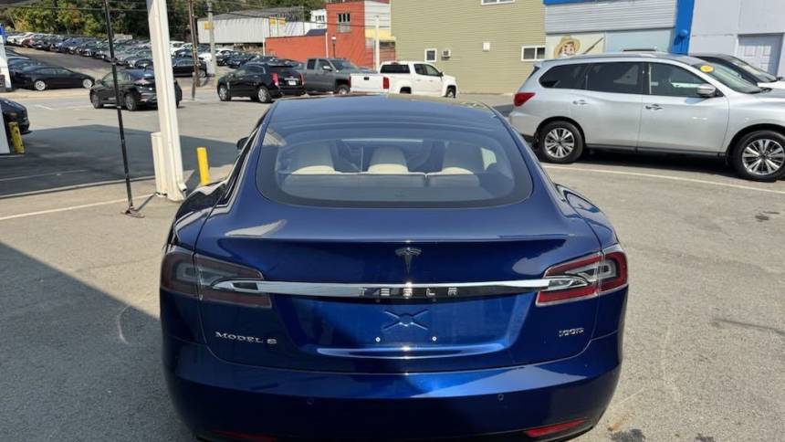 2018 Tesla Model S 5YJSA1E21JF244281