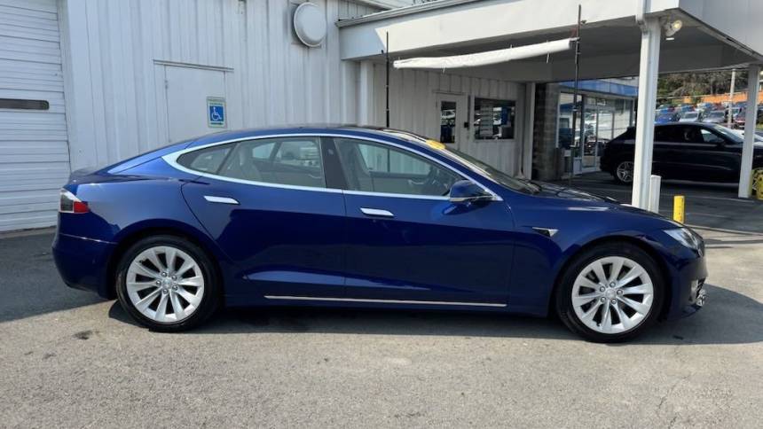 2018 Tesla Model S 5YJSA1E21JF244281