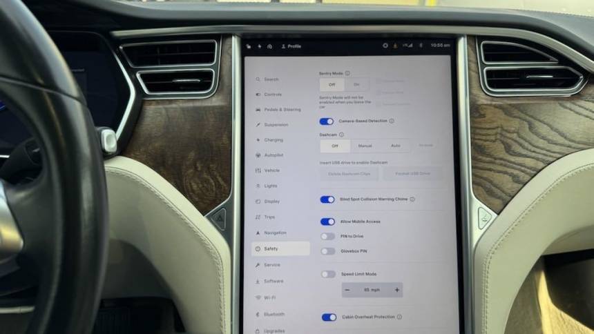 2018 Tesla Model S 5YJSA1E21JF244281