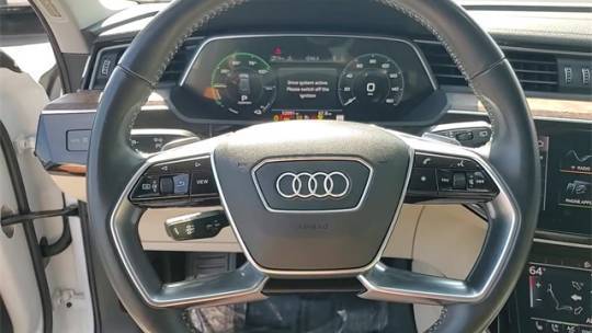 2019 Audi e-tron WA1LAAGE5KB009053