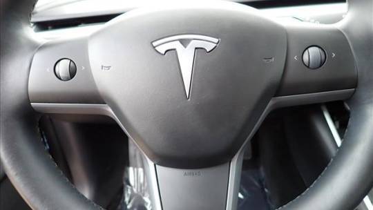 2018 Tesla Model 3 5YJ3E1EB9JF092016